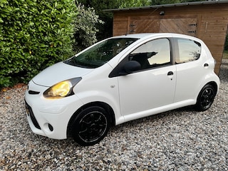 Toyota Aygo RIJKAAR/APK/HISTORY/BEURT/NAP/AIRCO/5drs//DIREKT MEE