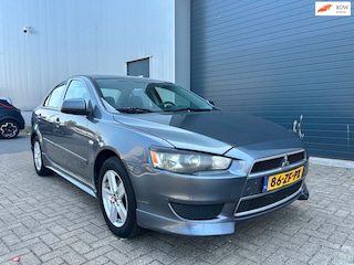 Mitsubishi Lancer Sports Sedan 1.5i Invite AIRCO