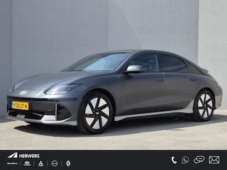 Hyundai Ioniq 6 Connect 77.4 kWh / SOH 100% / Dealer onderhouden / Fabrieksgarantie tot 05-2028 / CCS snelladen / Head Up Display / Stur- Stoel & Achterbank verwarming / Trekgewicht 1500 kg / Elektrische achterklep / Rondomzicht camera / Apple Carplay Android Auto /