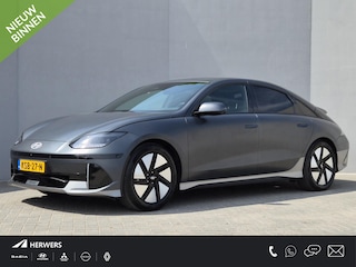 Hyundai Ioniq 6 Connect 77.4 kWh / SOH 100% / Dealer onderhouden / Fabrieksgarantie tot 05-2028 / CCS snelladen / Head Up Display / Stur- Stoel & Achterbank verwarming / Trekgewicht 1500 kg / Elektrische achterklep / Rondomzicht camera / Apple Carplay Android Auto /