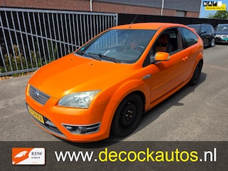 Ford Focus 2.5-20V ST/LEES TEKST