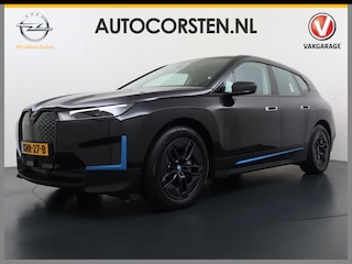 BMW iX xDrive40 327PK Executive SOH 99% Trekhaak 4-Zone Ecc Head-Up Display Camera Apple Carplay Stoelverwarming Elek.Stoelen+Stuur Elek.Achterklep Navi Ecc Bluetooth Led Lmv Pdc Live cockpit pro 2.500KG Trekgewicht Dealeronderhouden