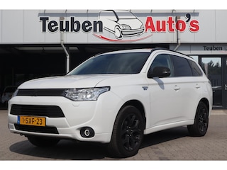 Mitsubishi Outlander 2.0 PHEV instyle+ | Schuifdak | Leder | Camera | Trekhaak | Climate control | Cruise control