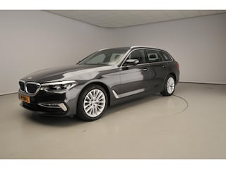 BMW 5-serie Touring 520i Luury Line / HIFI / Park assist / Leder / Trekhaak / Comfortstoelen / LED / Alu wielen 18 inch