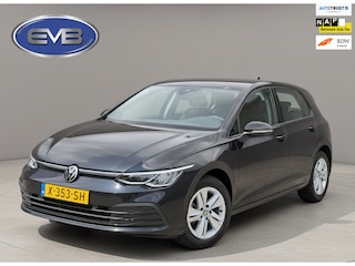 Volkswagen Golf 1.0 eTSI AUTOMAAT Life, achteruitrijcamera, navigatie, sfeerverlichting, climaat, 1 e eigenaar, NL auto met nap