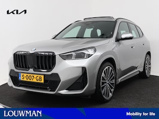 BMW X1 sDrive18i M-Sport | Trekhaak | Panoramadak | Innovation pack | Nederlandse Auto | 1e eigenaar |