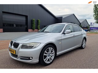 BMW 320i High Executive PANO CARPLAY NAVI PSENSOR CRUISE 2 X SLEUTELS