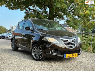 Lancia Ypsilon 0.9 TwinAir Platinum | Clima + Leder nu € 3.450,-!!!