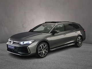 Volkswagen Passat Variant R-Line Edition 1.5 TSI eHybrid 272pk DSG Automaat Trekhaak, 360 camera, Panoramadak, Adaptive cruise control, Black Style, Achteruitrijcamera