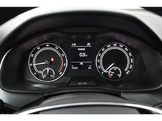 Skoda Kamiq 1.0 TSI Ambition | 110 PK | Cruise control | Apple Carplay/Android Auto | Airco | Lane assist