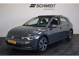 Volkswagen Golf 1.5 eTSI Style | Panorama | Trekhaak | Sfeerverlichting | LED