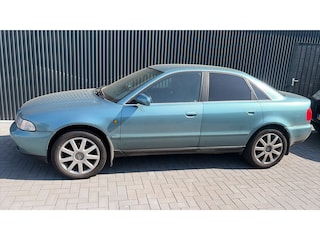 Audi A4 Limousine 2.4 V6 Advance Automaat | Climate Control | Trekhaak | 17" | APK t/m 27-07-2027 !!