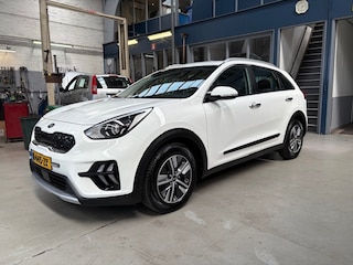 Kia Niro 1.6 GDi 141pk DCT6 DynamicLine | Trekhaak | Apple carplay / Android auto | Camera | Navigatie | Climate control | NAP | Rijklaar prijs!