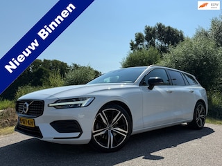 Volvo V60 2.0 B3 R-Design Automaat / Camera / Apple CarPlay-Android Auto / 19" Velgen / Stuur-/Stoelverwarming / Leder / PDC / LED