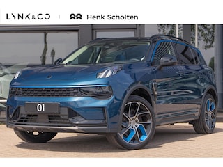 Lynk & Co 01 1.5 | Panoramadak | Camera | Elektrische bestuurdersstoel met geheugen | Stoelverwarming | Actieve bochtverlichting | Adaptieve Cruise Control | Stuurassistent | Lane Assist | Navigatie | Elektrische Achterklep | Keyless Entry | Dodehoekassistent