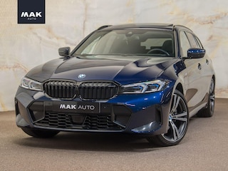 BMW 3-serie Touring 330e xDrive M Sport , M stoelen, pano, 19", tr.haak, keyless, carbon, memory, LED-kopl.