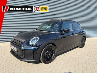 Mini Cooper 5-Deurs 1.5 Yours pano, nappa leder