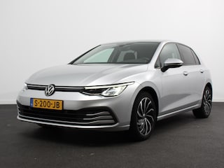 Volkswagen Golf 1.0 TSI Life Lounge 110pk Navigatie Apple Carplay/Android auto Climate Control Parkeersensoren 17"Lichtmetalen velgen Extra Getint Glas Cruise Control Stoel- en stuurverwarming Ledverlichting