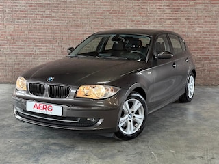 BMW 118i Business Line Clima / PDC / Navi / Dealer Onderhouden