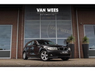 BMW 120i Executive | NL auto | Cruise control | 170 pk | Sportstuur | Navigatie Professional | Bluetooth | Regensensor | Lichtpakket | PDC | Climate control | Middenarmsteun
