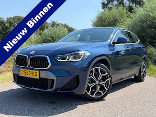 BMW X2 XDrive25e High Executive Automaat / M-Pakket | Apple CarPlay-Android Auto / Leder / Stuur-/Stoelverwarming / 19" Velgen /
