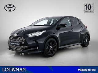 Toyota Yaris 1.5 Hybrid GR Sport + | BTW voertuig | Dealer onderhouden | JBL | Head-Up Display | Stoel+stuurverwarming | Dodehoek detectie | Parkeersensoren voor+achter |