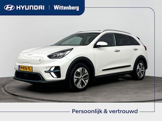 Kia Niro e-Niro DYNAMICPLUSLINE 64 kWh | WLTP 481 KM! GROTE BATTERIJ | 3 FASE | CAMERA | APPLE CARPLAY & ANDROID AUTO | 1e EIGENAAR | ORIGINELE NEDERLANDSE AUTO | NAVI | CLIMA | CRUISE | OPEN DAK | STUUR- & STOELVERWARMING | HALF LEDER | 17'' LM VELGEN | FABRIEKSGARANTIE GELDIG T/M 6-2030! | PRIVACY GLASS |