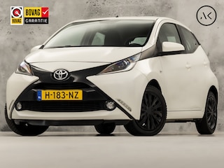 Toyota Aygo 1.0 VVT-i x-play Sport (NAVIGATIE, CAMERA, BLUETOOTH, CRUISE, SPORTSTOELEN, ELEK RAMEN, NIEUWSTAAT)
