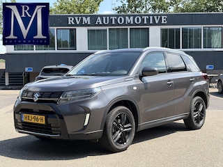 Suzuki Vitara 1.5 Hybrid Select 1E EIGENAAR | ORIGINEEL NEDERLANDSE AUTO | RESTERENDE FABRIEKSGARANTIE T/M 07-2035 | ADAPTIVE CRUISE CONTROL | STOELVERWARMING | ACHTERUITRIJCAMERA