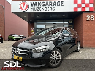 Mercedes-Benz B-klasse 180 Advantage // FULL LED // NAVI + CARPLAY // CAMERA // PDC V+A // STOELVERWARMING // ELEK. KOFFERKLEP