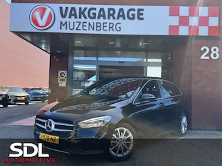 Mercedes-Benz B-klasse 180 Advantage // FULL LED // NAVI + CARPLAY // CAMERA // PDC V+A // STOELVERWARMING // ELEK. KOFFERKLEP