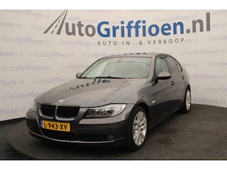 BMW 318i zeer nette automaat met schuifdak met nieuwe APK bij aflevering