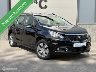 Peugeot 2008 1.2 PureTech Blue Lion Trekhaak/Pano/Airco