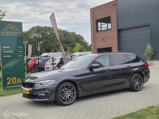 BMW 5-serie Touring 520i High Executive |Leder|Camera|Trekhaak|