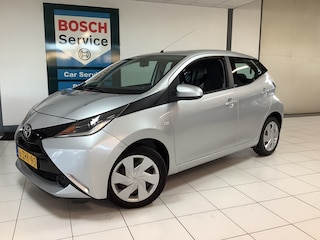 Toyota Aygo 1.0 VVT-i x-play achteruitrijcamera, cruise control, airco