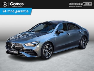 Mercedes-Benz CLA 180 Star Edition AMG | Night Pakket | Panoramadak | Bruin Interieur | Dodehoekassistent | Apple CarPlay | Android Auto | Sfeerverlichting | Stoelverwarming | Parkeersensoren | Achteruitrijcamera | Elektrisch Inklapbare Buitenspiegels
