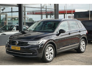 Volkswagen Tiguan 1.5 TSI Life Business | PANO | trekhaak | leer