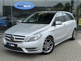 Mercedes-Benz B-klasse 180 Ambition | Sport | Leer | Xenon | Weinig KM | Cruise C | PDC | Interesse in een bezichtiging of proefrit, bel of app met 06-24282842 / 06-42130156
