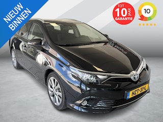 Toyota Auris 1.8 Hybrid Dynamic, All season banden!