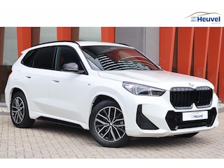 BMW X1 sDrive18i | M-Sport | Trekhaak | Stoelverw. | Camera | Dodehoek | Lm Velgen | Mem. Stoel |