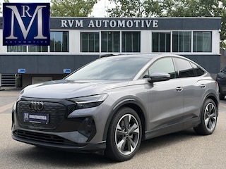 Audi Q4 45 S Edition 82 kWh SOH 96% | S-Exterieur | ADAPT. CRUISE CONTROL | STOELVERWARMING | ELEK. ACHTERKLEP | ACHTERUIRIJCAMERA | RIJKLAAR + 12 MND BOVAG GARANTIE | RESTERENDE ACCU GARANTIE TOT EN MET 2032 OF 160k KM |