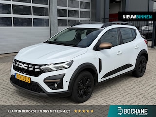 Dacia Sandero Stepway 1.0 TCe 100 ECO-G Extreme | Trekhaak | Navigatie | Stoelverwarming | Dodehoek Detectie | Parkeersensoren voor, achter en achteruitrijcamera