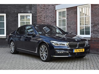 BMW 750 750i xDrive High Executive/Trekhaak/Schuifdak/Leer Wij zijn op afspraak geopend! Graag bellen voor uw komst.