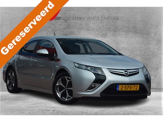 Opel Ampera 1.4 Nederlandse auto 129404 NAP accu is goed actieradius is voldoende rond 40 a 45 km leren bekleding ecc camera BOSE key less navigatie 2 laadkabels en boekjes aanwezig