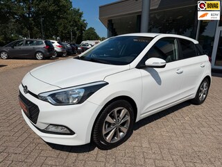 Hyundai i20 Automaat, Navi, camera, Cruise control. LDS, Bluetooth, etc
