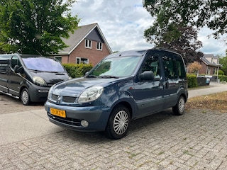 Renault Kangoo 1.2-16V Authentique APK tot 09-02-2027 - vijf zitplaatsen - goeie auto - trekhaak -ramen werken niet, handel,export