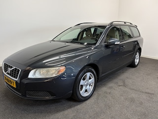 Volvo V70 2.0 146pk Momentun Trekhaak 1500kg/ Leer/ Cruise/ Spoiler/ LMV/ PDC