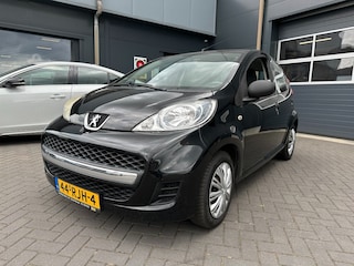 Peugeot 107 1.0-12V XR met airco en nieuwe APK