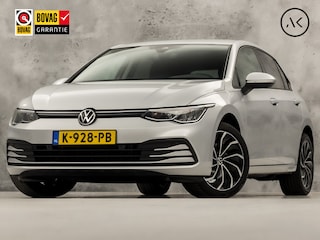 Volkswagen Golf 1.5 TSI Sport (APPLE CARPLAY, GROOT NAVI, 4 CILINDER, STUUR/STOELVERWARMING, PARKEERSENSOREN, SPORTSTOELEN, KEYLESS, GETINT GLAS, NIEUWSTAAT)