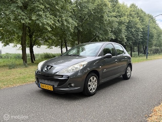 Peugeot 206 1.4 Millesim 200*AIRCO*LAGE KM*NAP*PARKEERSENSOR